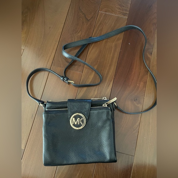 Crossbody black Michael Kors bag - Picture 1 of 4